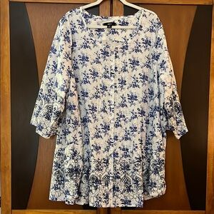 🔥🔥🔥Ellos Blue and White Floral Blouse w/Button Front-Pleating-Tiered Ruffle Body